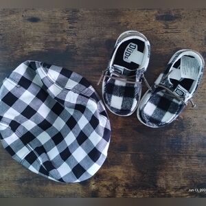 Dude shoes w/toddler hat (boy)